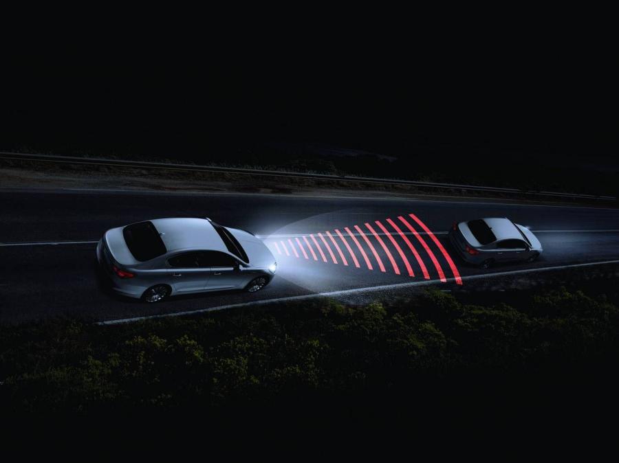  Kia Quoris 2012 года  (фото 2 из 72)